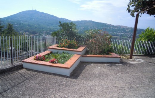 vendesi porzione villa bifamiliare